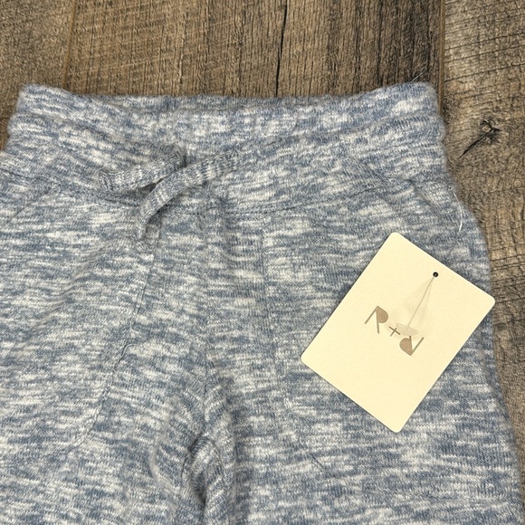 Very soft R & R pants  2T - Picture 2 of 3